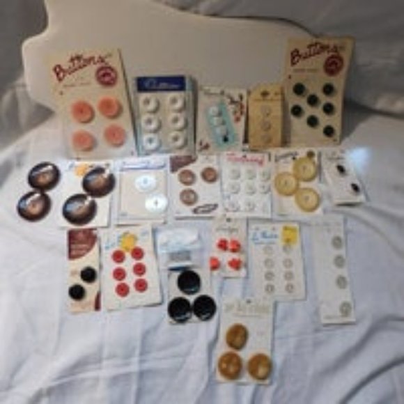 Vintage Sewing Buttons Lot/Bundle - Picture 1 of 5
